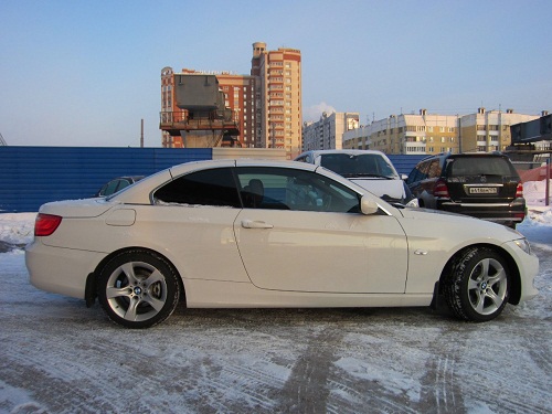 Белый BMW кабриолет в Петербурге